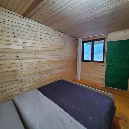 Bujtina 2 3*