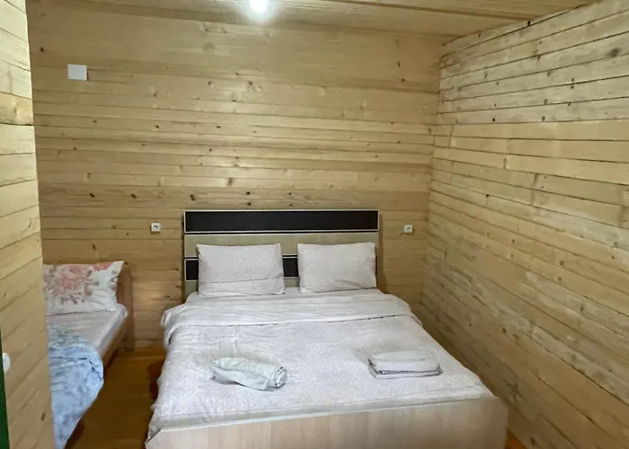 Konukevi Bujtina 2 3*