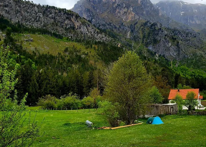 Konukevi Bujtina 2 3*